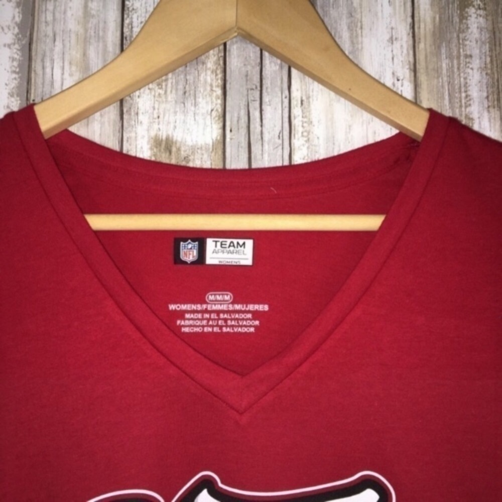 NFL Atlanta Falcons “Rise Up” Women’s Medium Red V-Neck Graphic Tee Football Fan - Picture 4 of 4